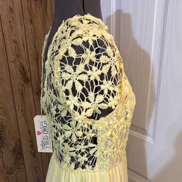 Southern Fried Chics Yellow Lace Dress - Picture 5 of 8